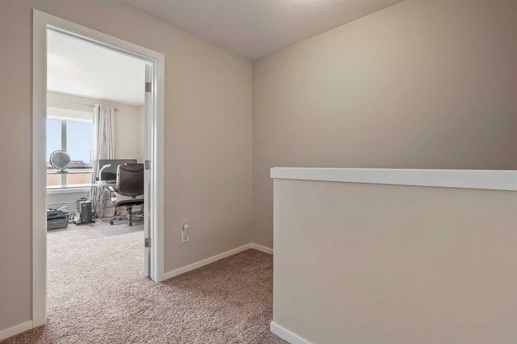 2-422 Highlands Boulevard West, Lethbridge, AB - Indoor Photo Showing Other Room