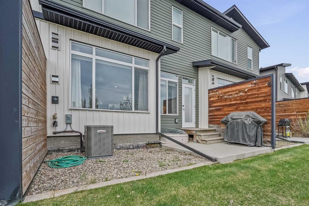2-422 Highlands Boulevard West, Lethbridge, AB - Outdoor With Exterior