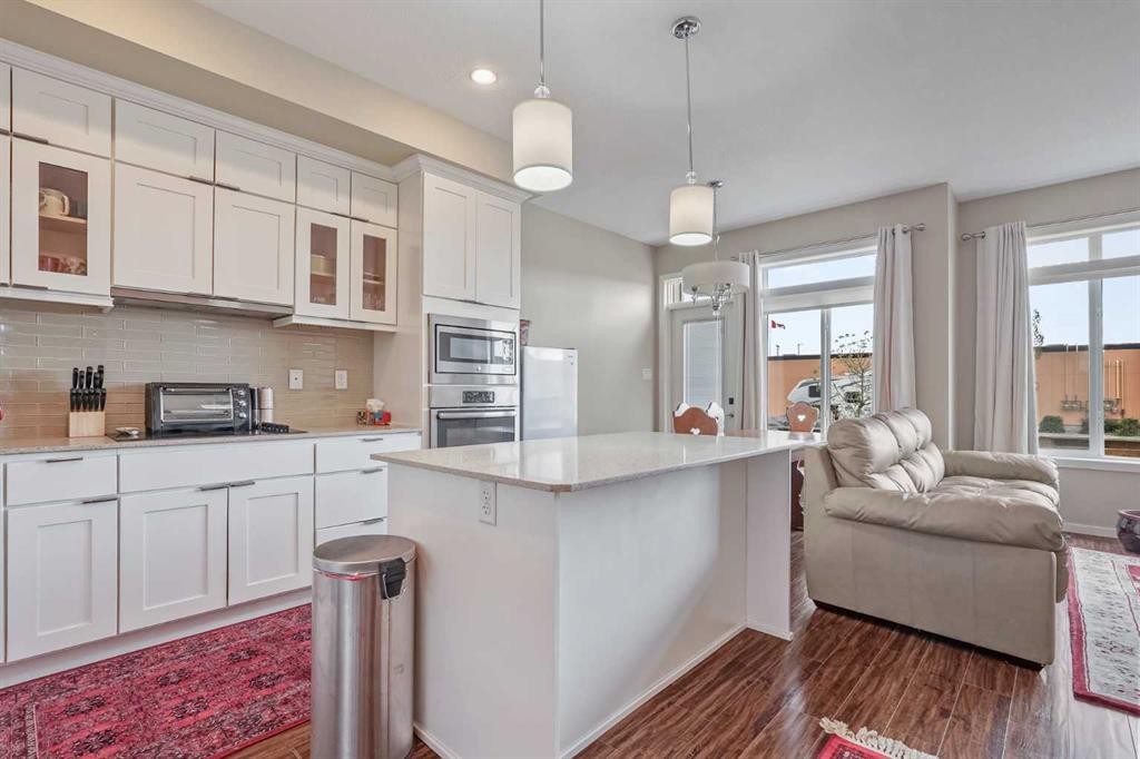 2-422 Highlands Boulevard West, Lethbridge, AB - Indoor Photo Showing Kitchen With Upgraded Kitchen