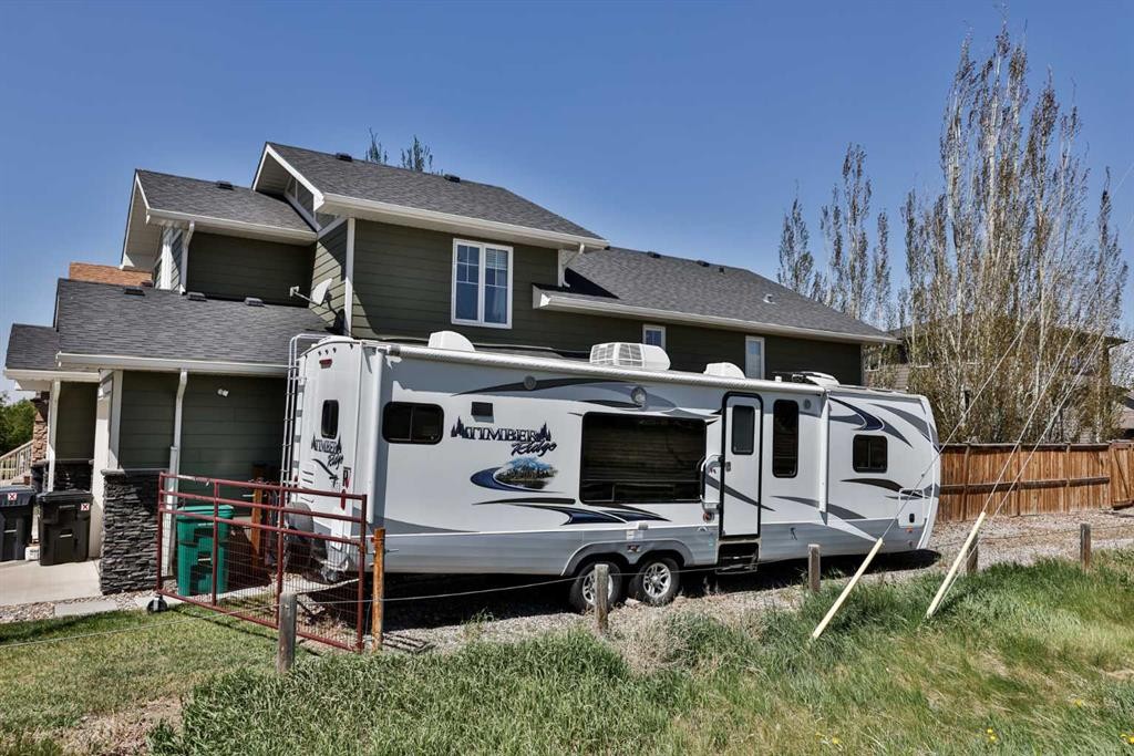 223 Couleesprings Terrace South, Lethbridge, AB - Outdoor