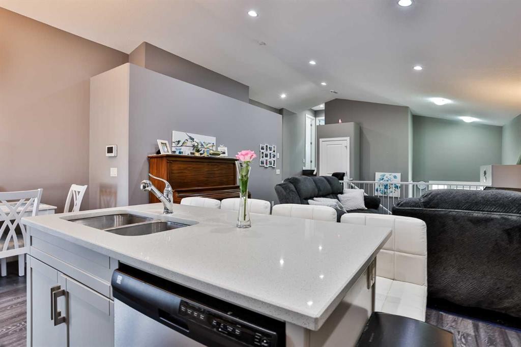223 Couleesprings Terrace South, Lethbridge, AB - Indoor Photo Showing Kitchen With Double Sink With Upgraded Kitchen
