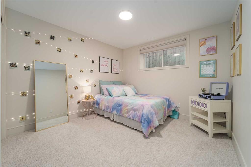 343 Blackwolf Boulevard North, Lethbridge, AB - Indoor Photo Showing Bedroom