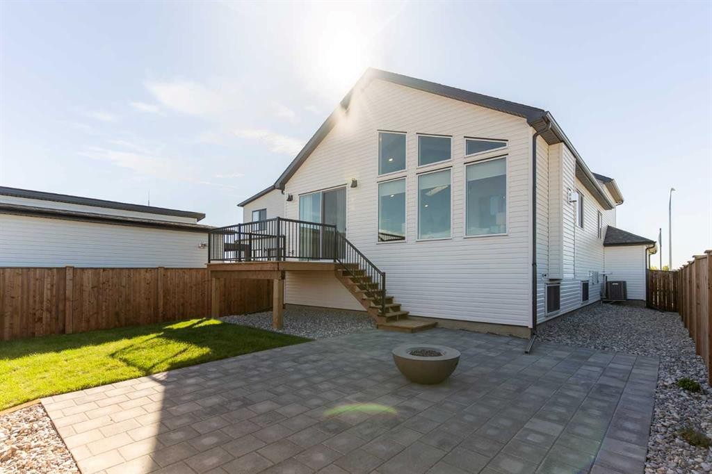343 Blackwolf Boulevard North, Lethbridge, AB - Outdoor With Exterior