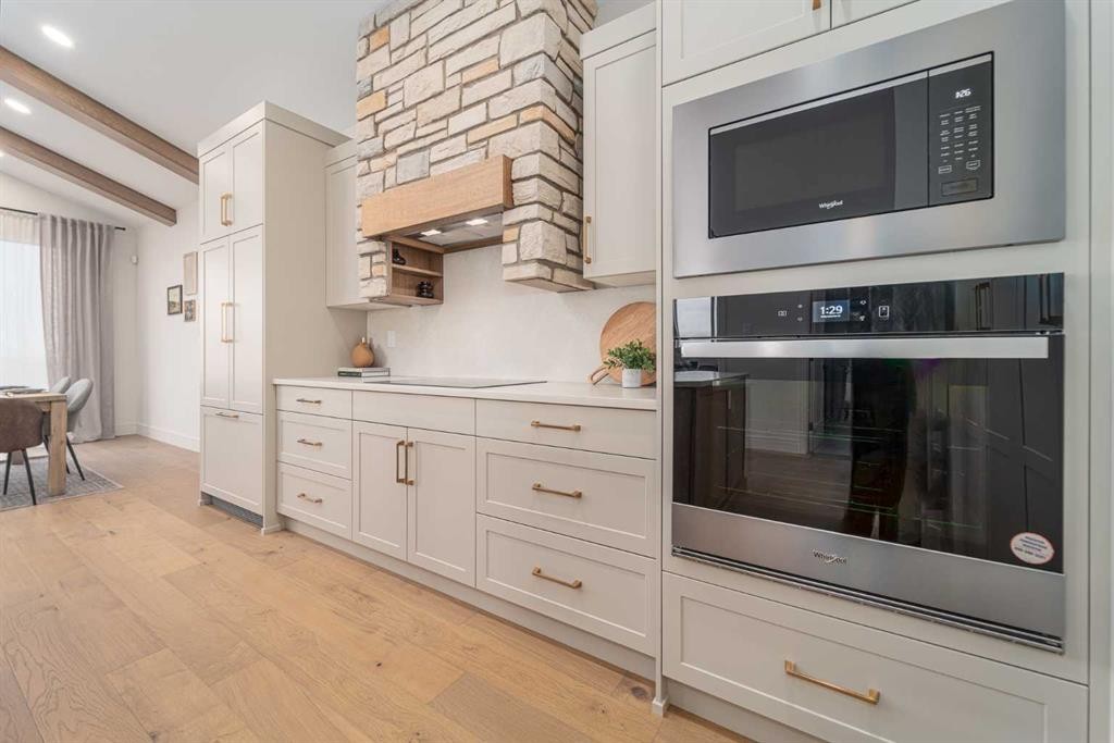 343 Blackwolf Boulevard North, Lethbridge, AB - Indoor Photo Showing Kitchen