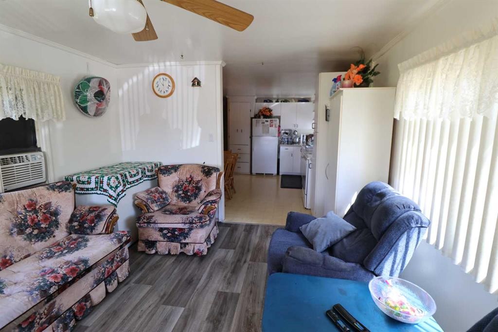 1124 1 Ave, Vauxhall, AB - Indoor