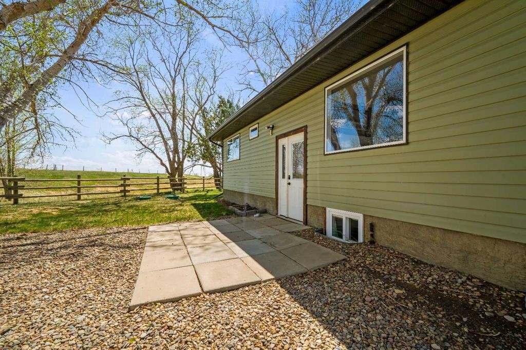 94075 Range Road 115, Burdett, AB - Outdoor With Exterior