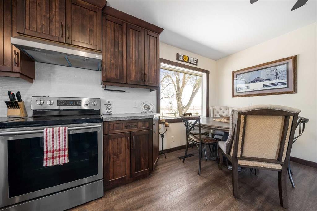 94075 Range Road 115, Burdett, AB - Indoor Photo Showing Kitchen