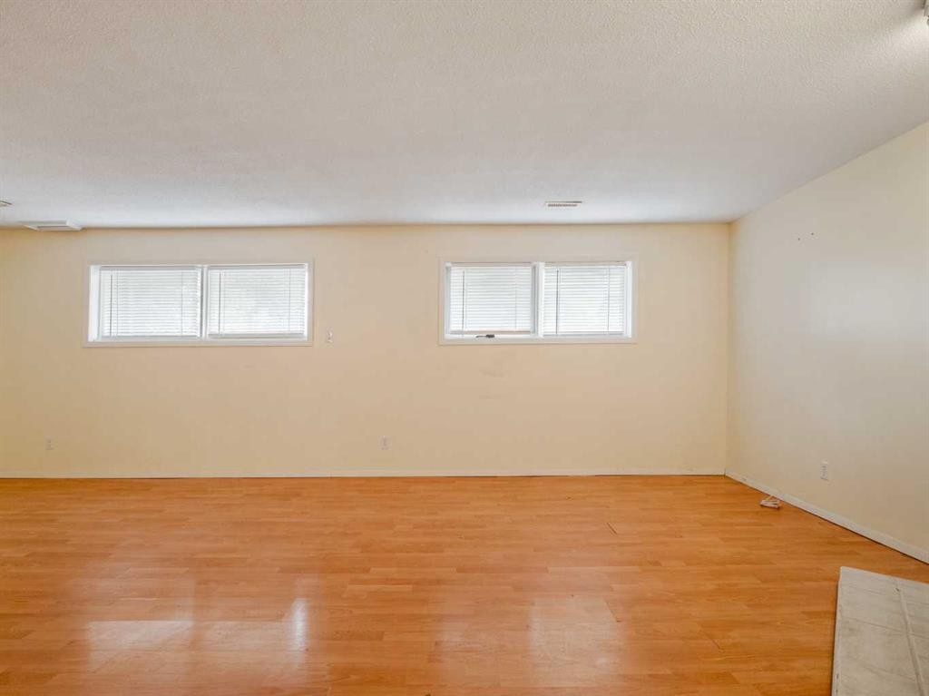 120S 300E, Raymond, AB - Indoor Photo Showing Other Room