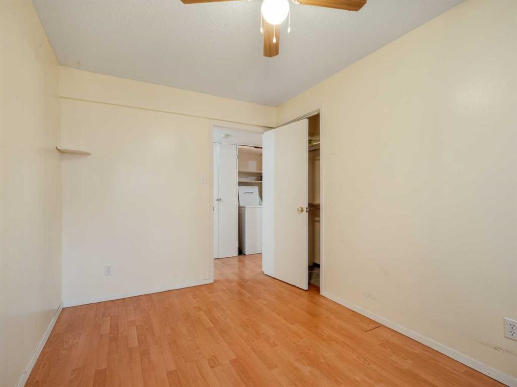 120S 300E, Raymond, AB - Indoor Photo Showing Other Room