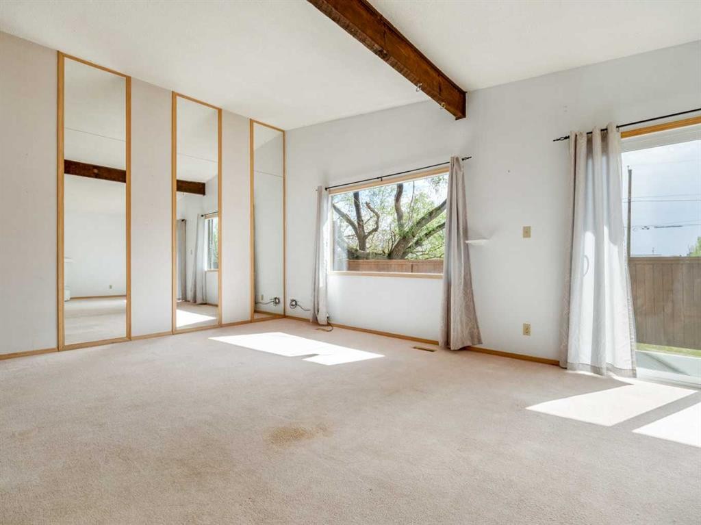 120S 300E, Raymond, AB - Indoor Photo Showing Other Room