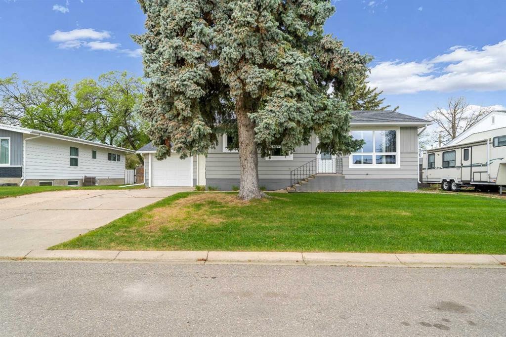 5716 53 Street, Taber, AB - Outdoor