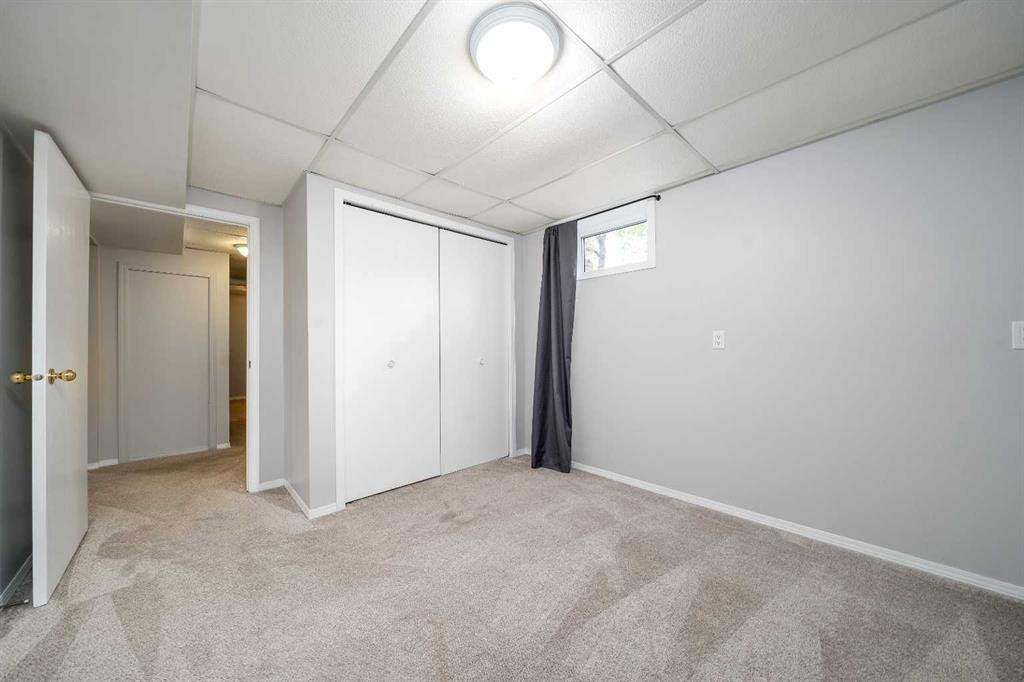 5716 53 Street, Taber, AB - Indoor Photo Showing Other Room