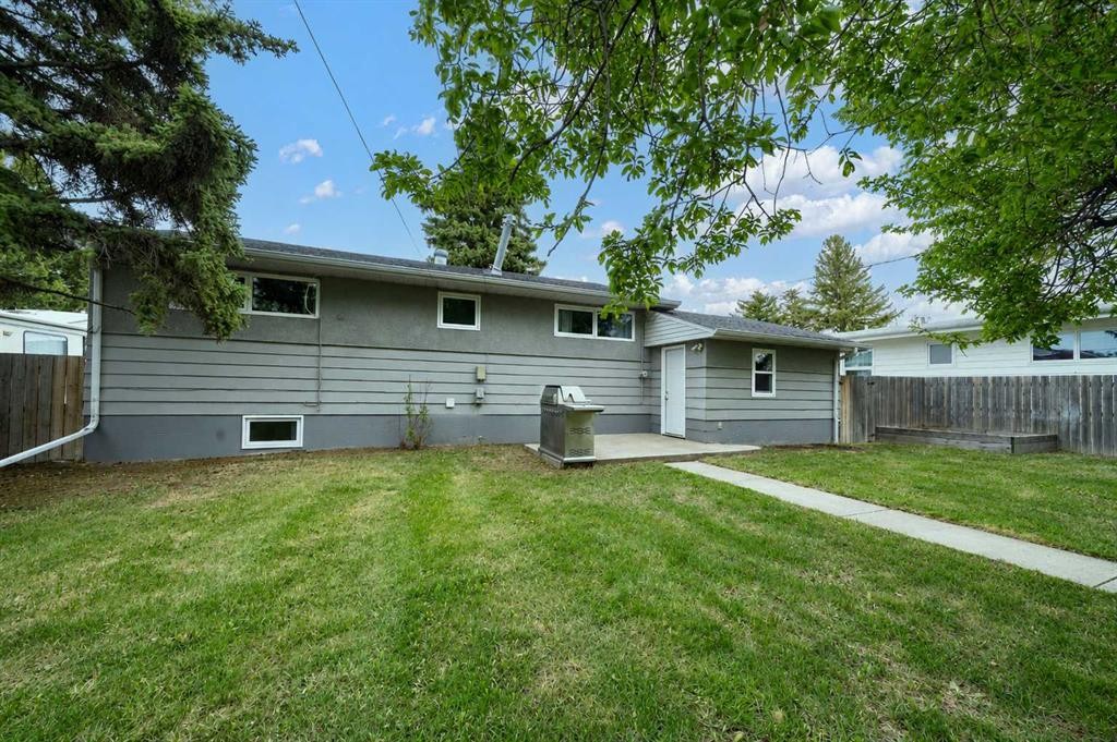 5716 53 Street, Taber, AB - Outdoor