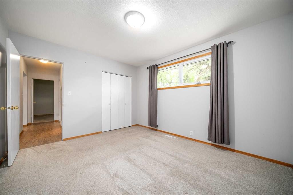 5716 53 Street, Taber, AB - Indoor Photo Showing Other Room