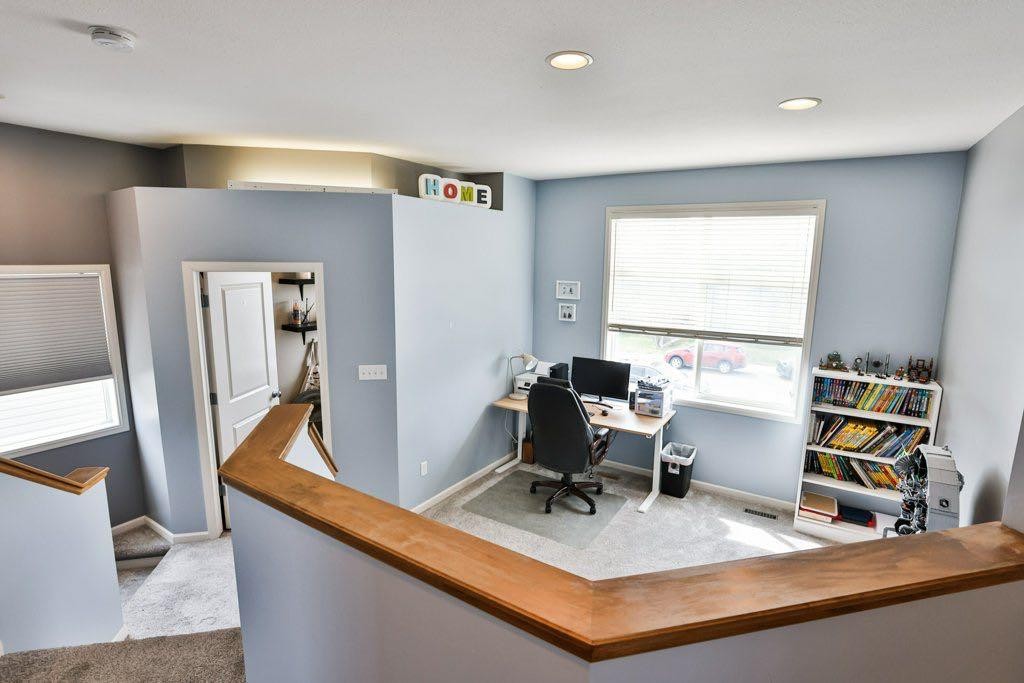 573 Squamish Lane West, Lethbridge, AB - Indoor Photo Showing Other Room