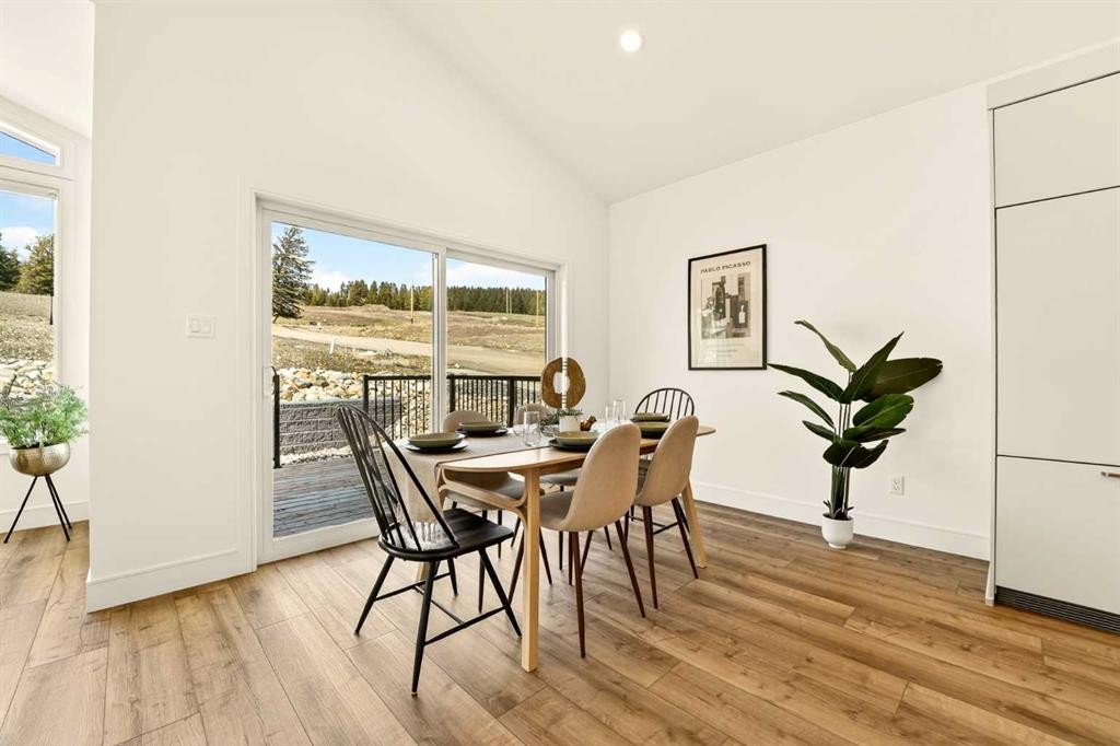8619 25 Avenue, Coleman, AB - Indoor Photo Showing Dining Room