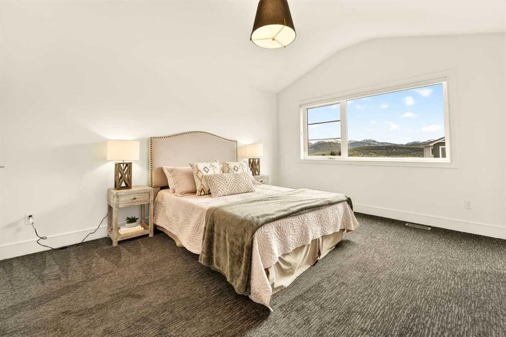 8619 25 Avenue, Coleman, AB - Indoor Photo Showing Bedroom