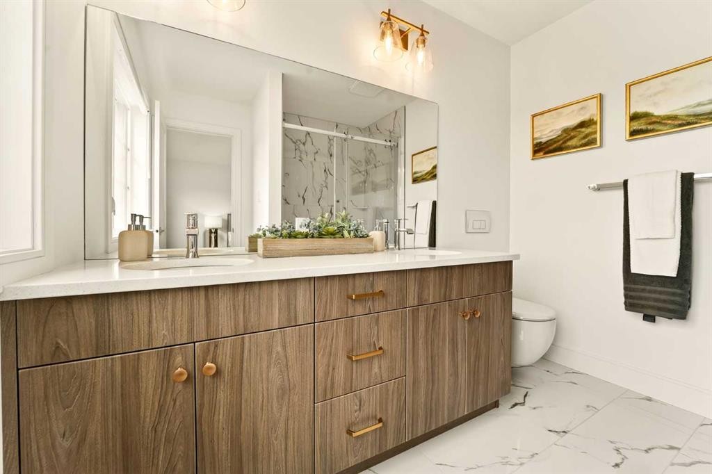 8619 25 Avenue, Coleman, AB - Indoor Photo Showing Bathroom