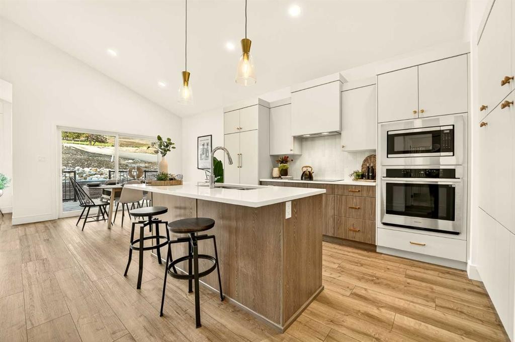 8619 25 Avenue, Coleman, AB - Indoor Photo Showing Kitchen With Upgraded Kitchen