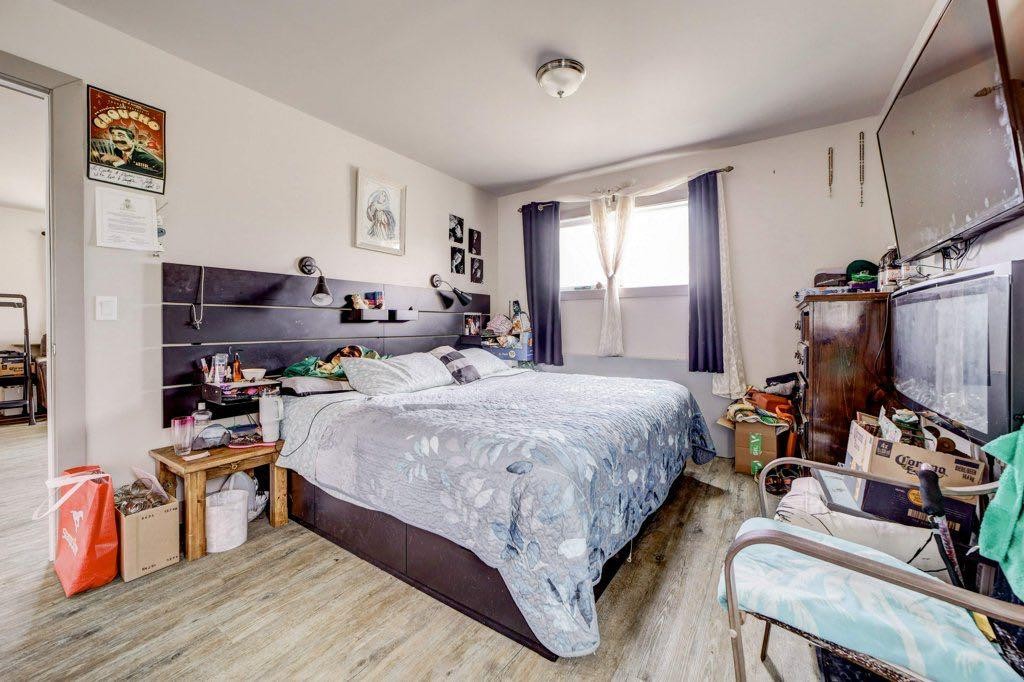 8501 21 Avenue, Coleman, AB - Indoor Photo Showing Bedroom
