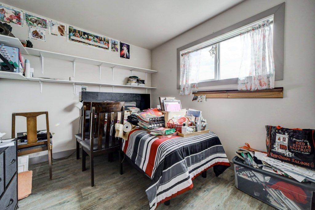 8501 21 Avenue, Coleman, AB - Indoor