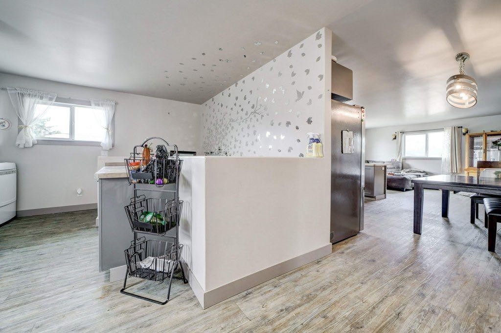 8501 21 Avenue, Coleman, AB - Indoor