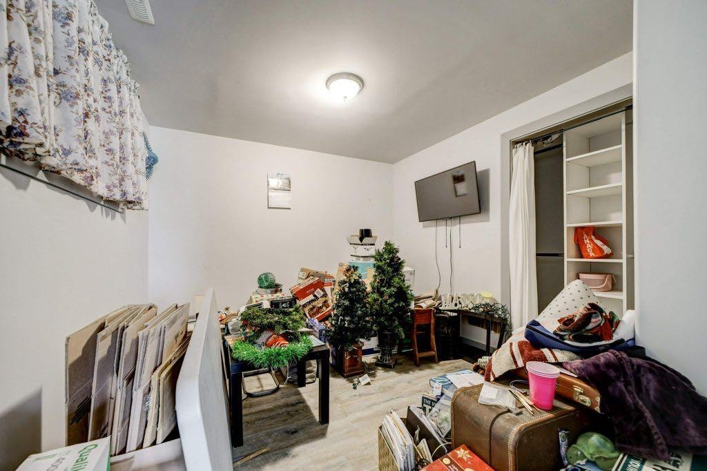 8501 21 Avenue, Coleman, AB - Indoor Photo Showing Other Room