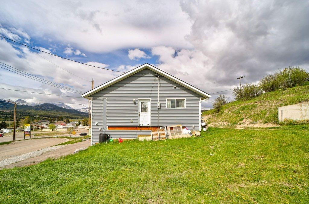 8501 21 Avenue, Coleman, AB - Outdoor