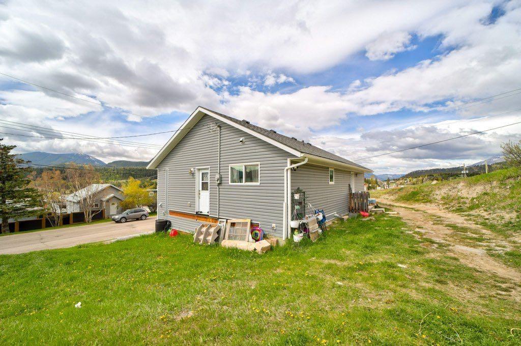 8501 21 Avenue, Coleman, AB - Outdoor