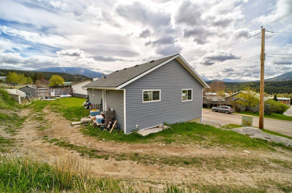 8501 21 Avenue, Coleman, AB - Outdoor