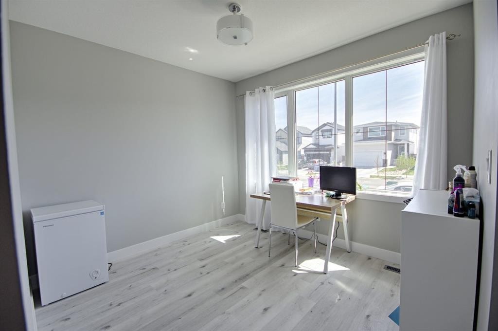 963 Miners Boulevard West, Lethbridge, AB - Indoor Photo Showing Office