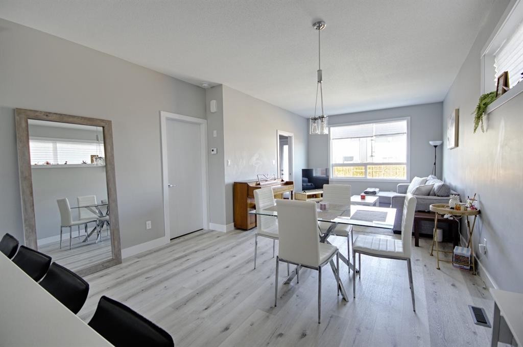 963 Miners Boulevard West, Lethbridge, AB - Indoor Photo Showing Dining Room