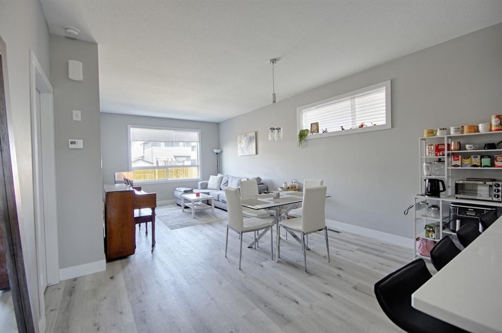 963 Miners Boulevard West, Lethbridge, AB - Indoor Photo Showing Dining Room