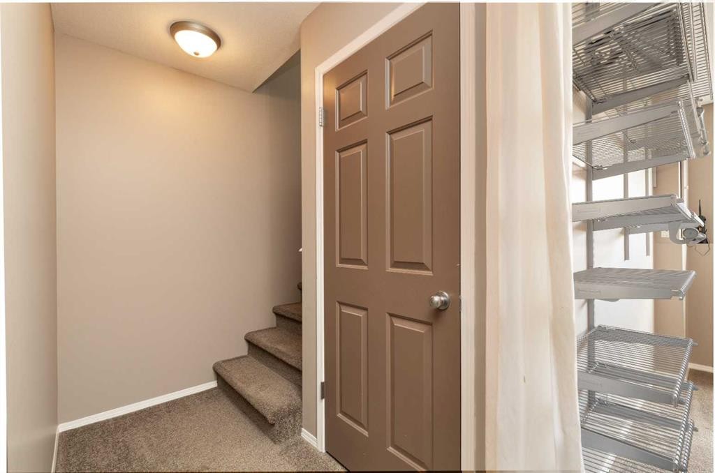 15 Blackfoot Boulevard West, Lethbridge, AB - Indoor Photo Showing Other Room