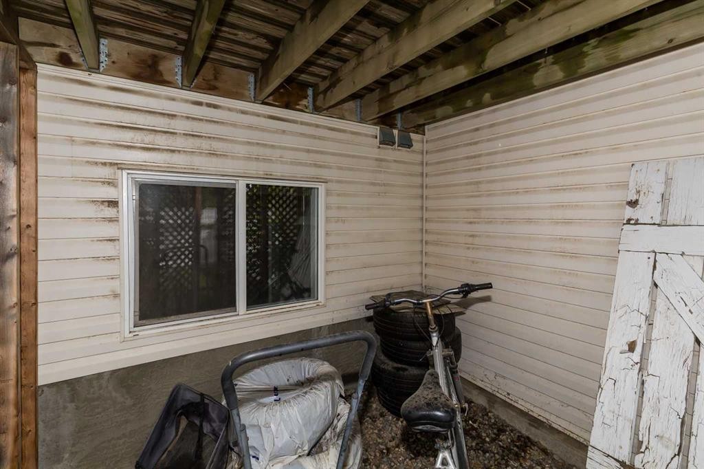 15 Blackfoot Boulevard West, Lethbridge, AB -