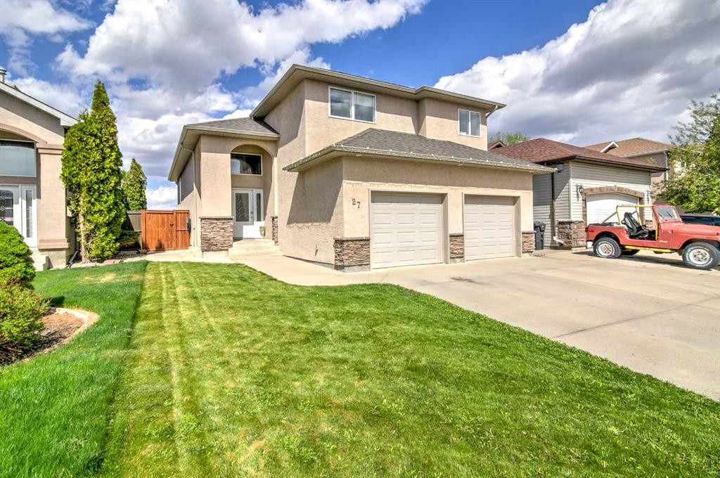27 Kodiak Boulevard North, Lethbridge, AB - Outdoor With Facade