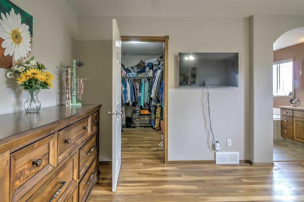 27 Kodiak Boulevard North, Lethbridge, AB - Indoor Photo Showing Other Room