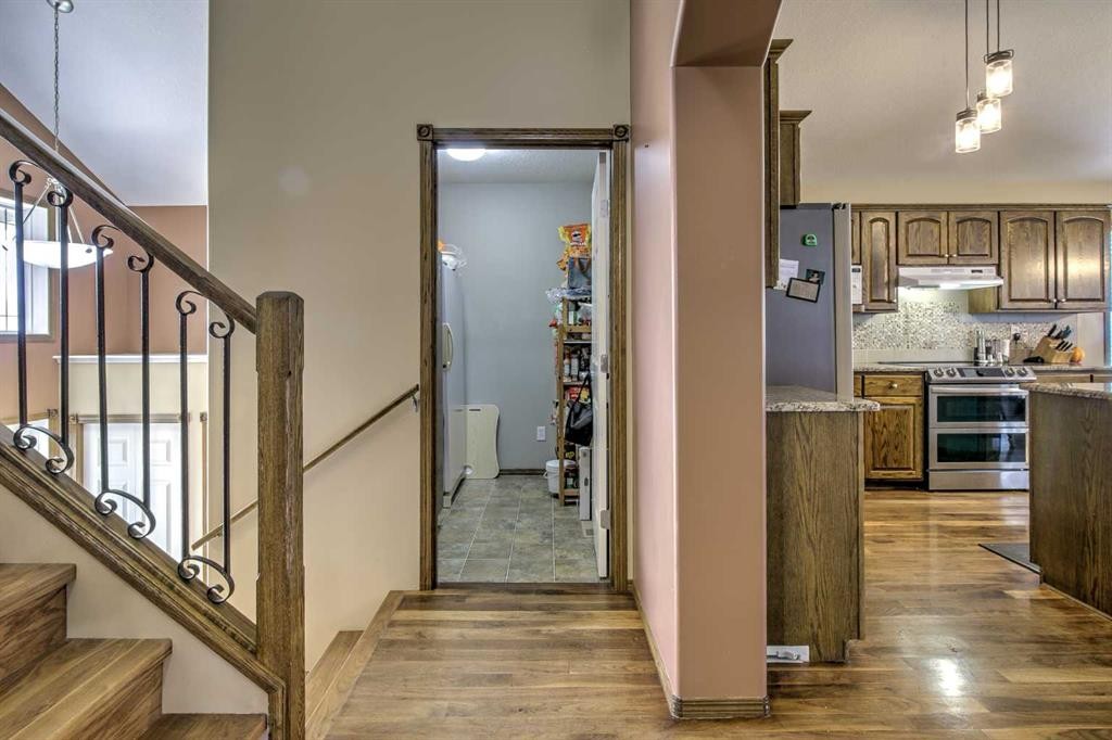 27 Kodiak Boulevard North, Lethbridge, AB - Indoor Photo Showing Other Room