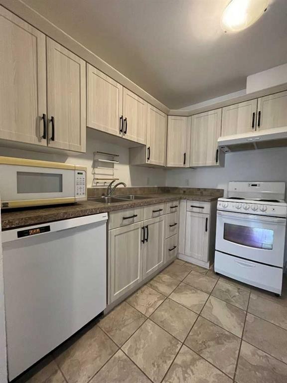 208-65 Temple Boulevard West, Lethbridge, AB