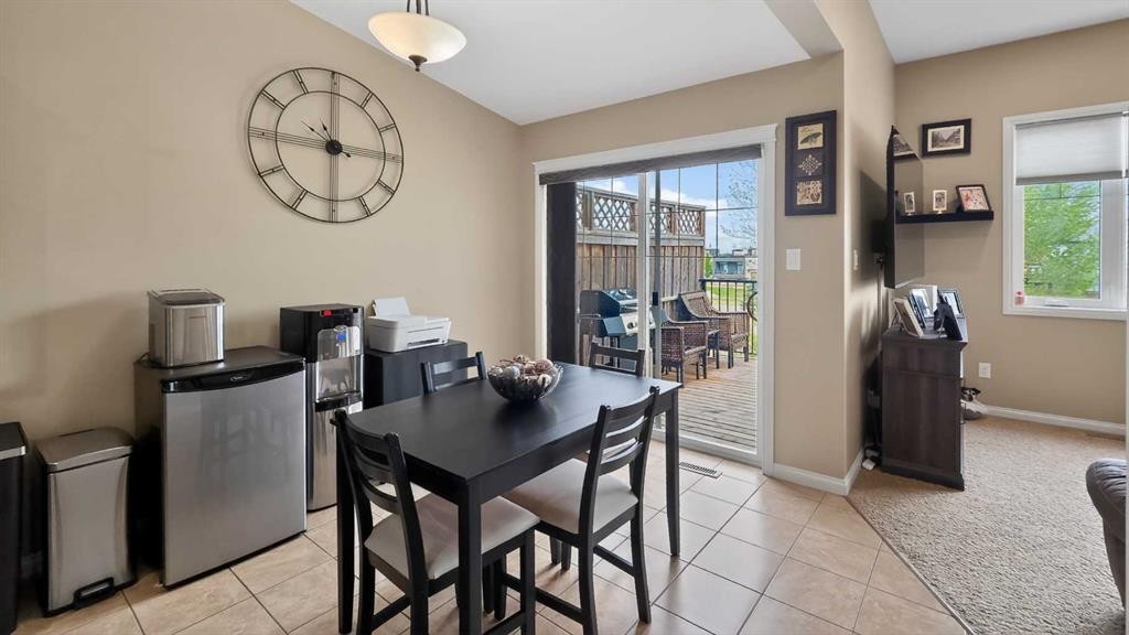 751 Silkstone Close West, Lethbridge, AB - Indoor Photo Showing Dining Room