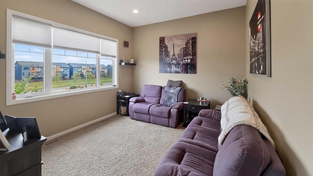 751 Silkstone Close West, Lethbridge, AB - Indoor Photo Showing Other Room