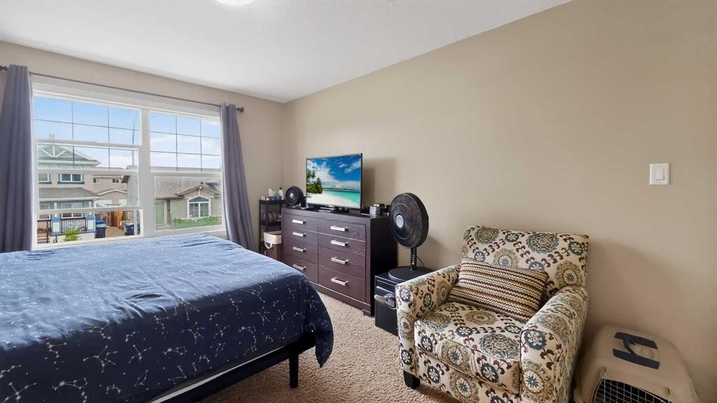 751 Silkstone Close West, Lethbridge, AB - Indoor Photo Showing Bedroom