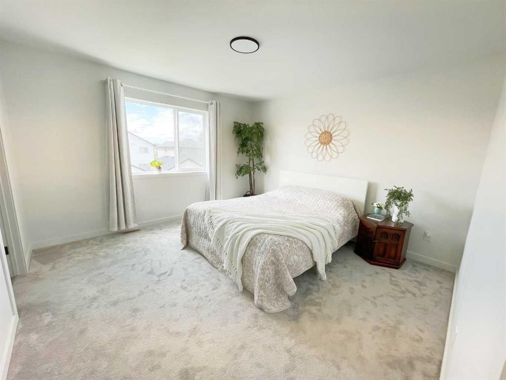 4310 28 Avenue South, Lethbridge, AB