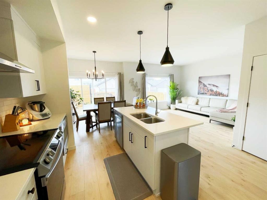 4310 28 Avenue South, Lethbridge, AB