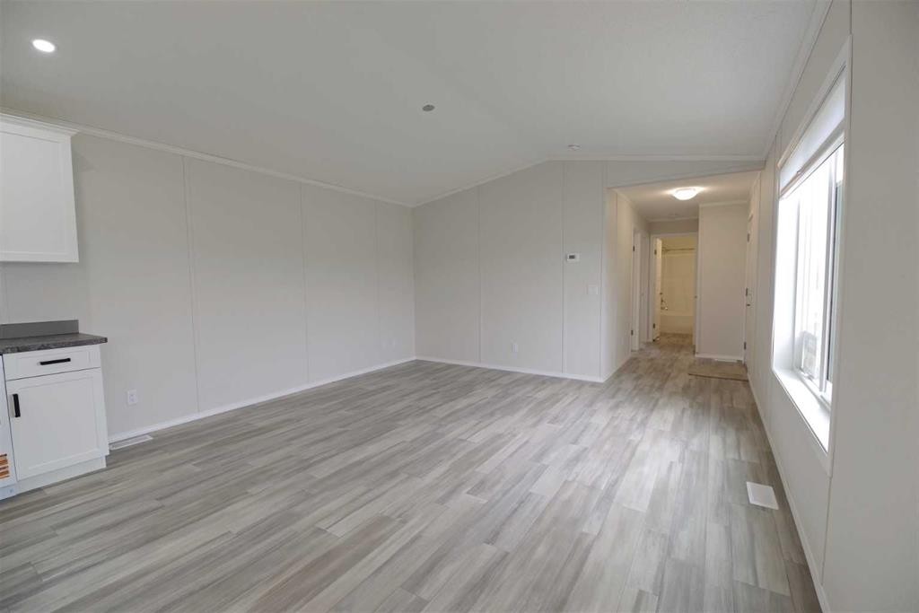 625 3 Avenue, Hays, AB - Indoor Photo Showing Other Room