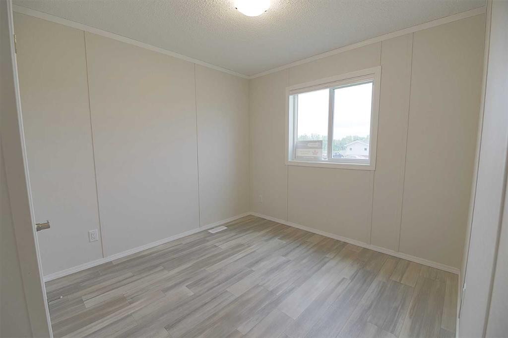 625 3 Avenue, Hays, AB - Indoor Photo Showing Other Room