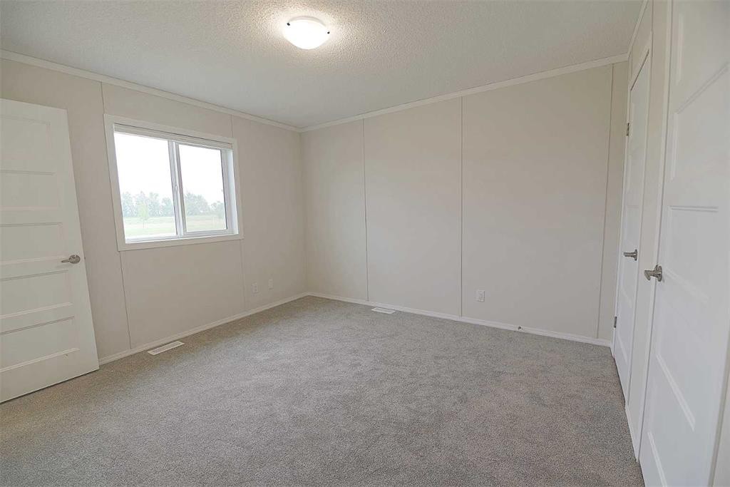 625 3 Avenue, Hays, AB - Indoor Photo Showing Other Room