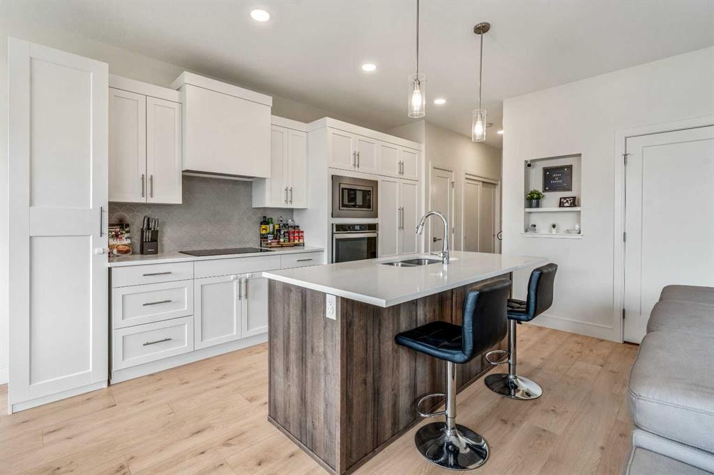 95 Blackwolf Pass North, Lethbridge, AB - Indoor Photo Showing Kitchen With Upgraded Kitchen