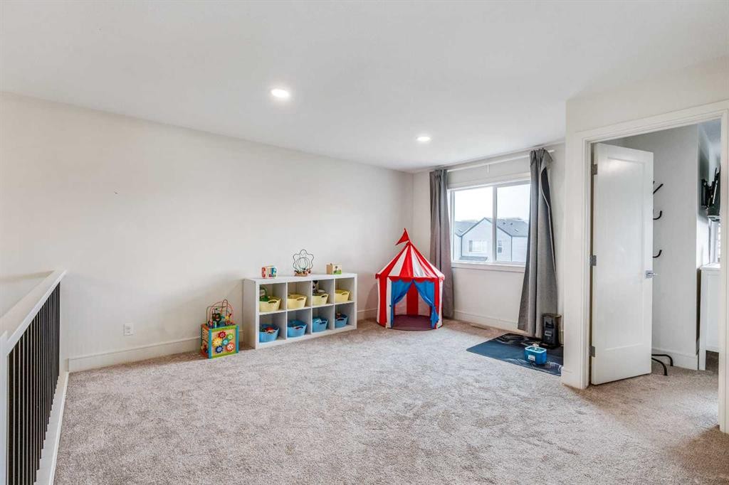 95 Blackwolf Pass North, Lethbridge, AB - Indoor