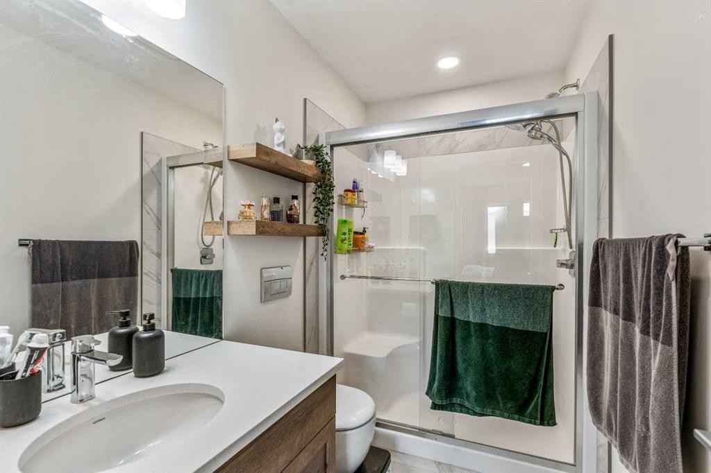 95 Blackwolf Pass North, Lethbridge, AB - Indoor Photo Showing Bathroom